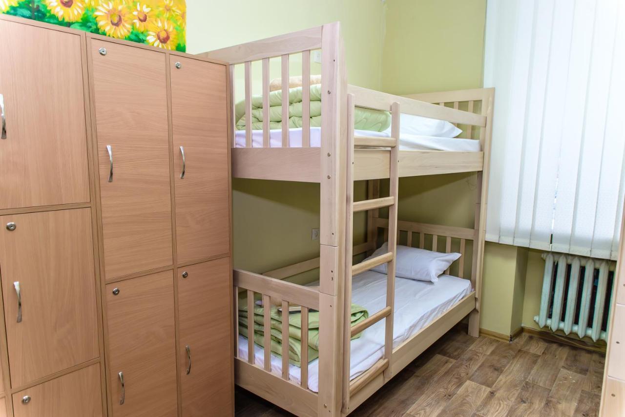 Botanic Globus Hostel Kiev Bagian luar foto