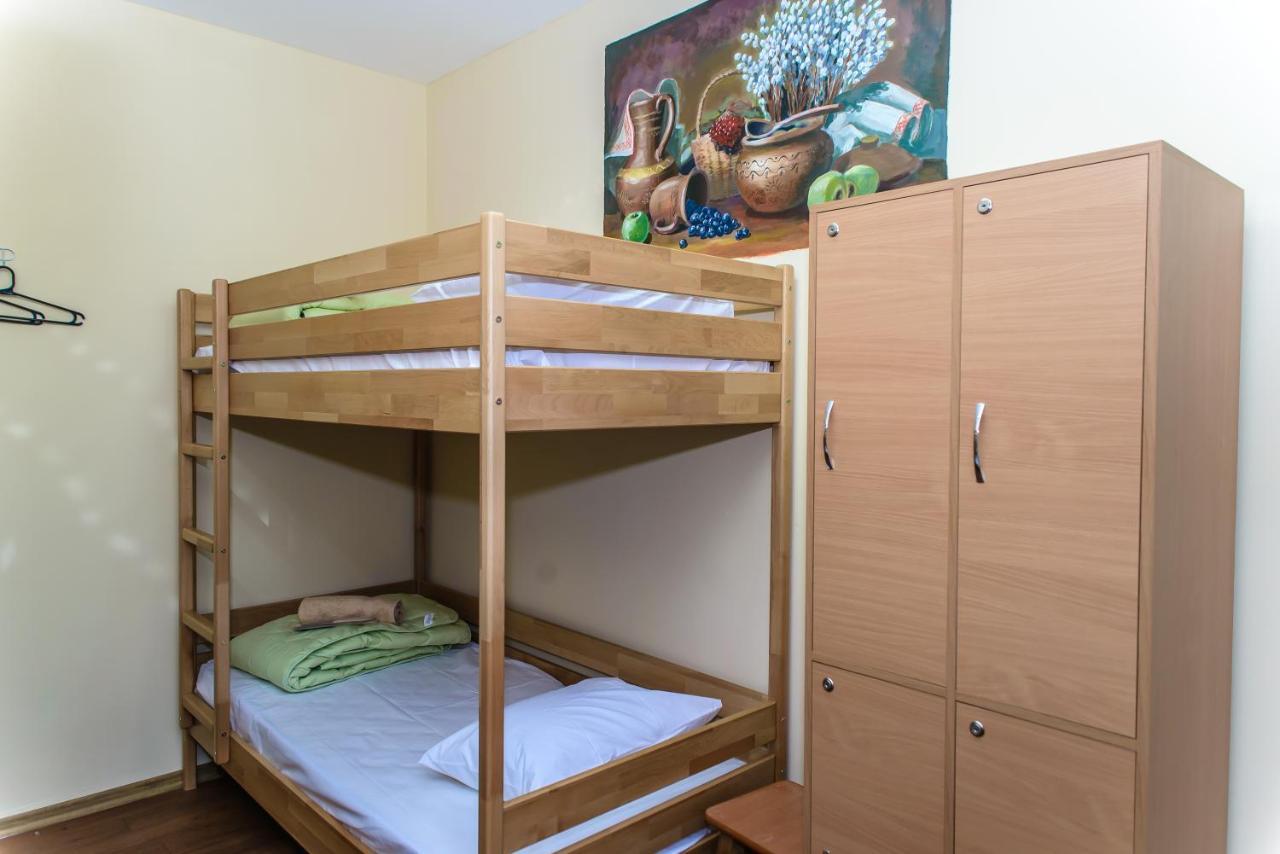 Botanic Globus Hostel Kiev Bagian luar foto