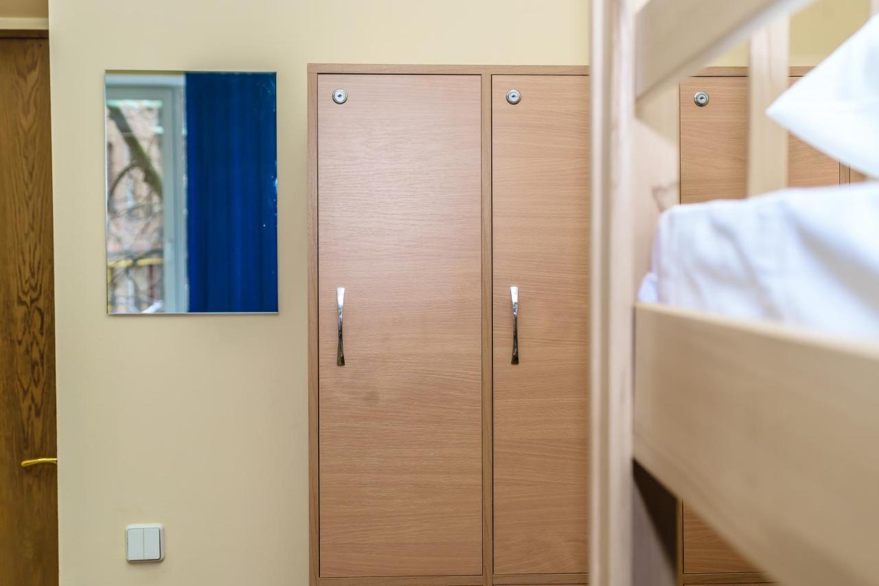 Botanic Globus Hostel Kiev Bagian luar foto